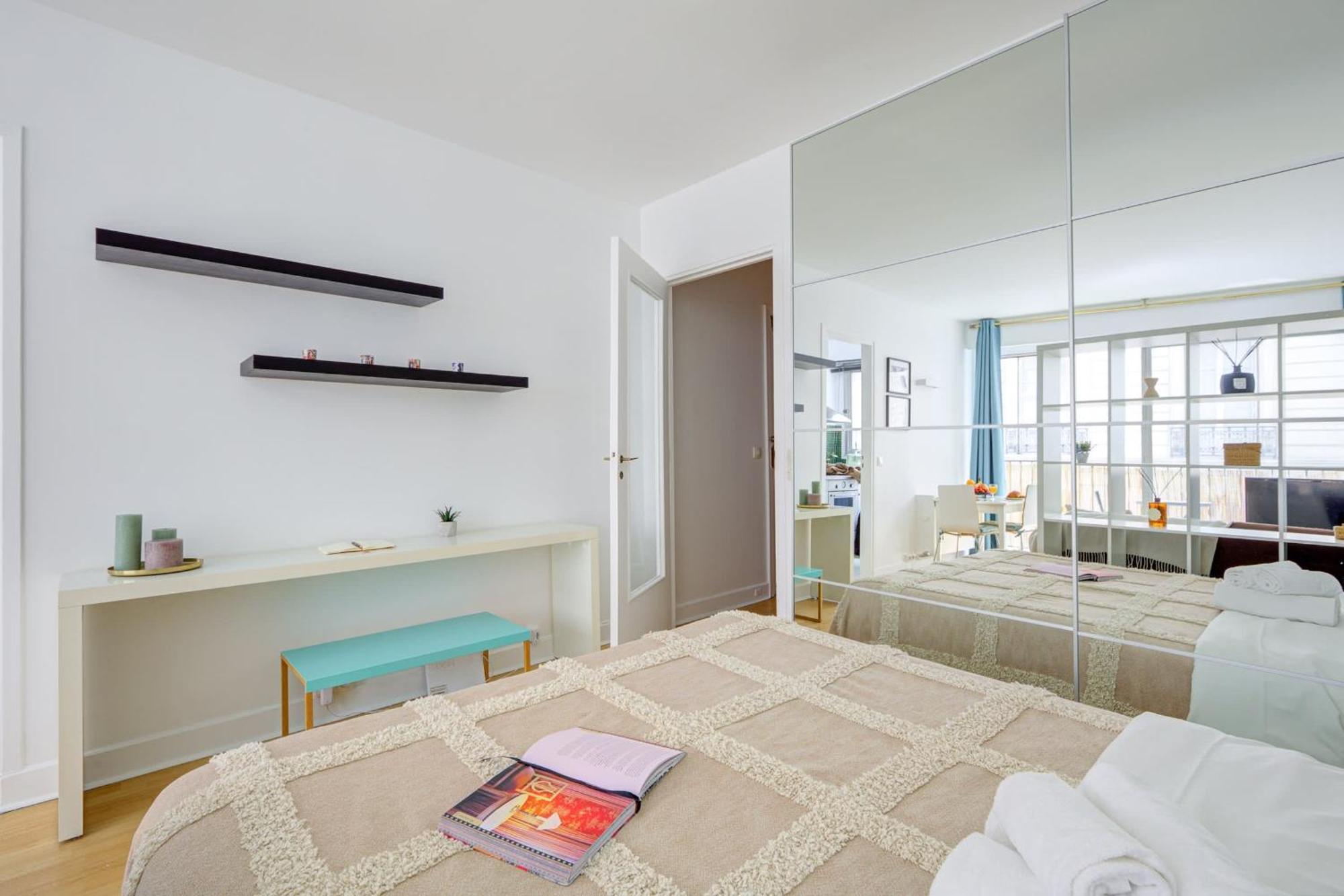 St Germain & Le Bon Marche With Balcony - Cityapartmentstay Paris Eksteriør billede