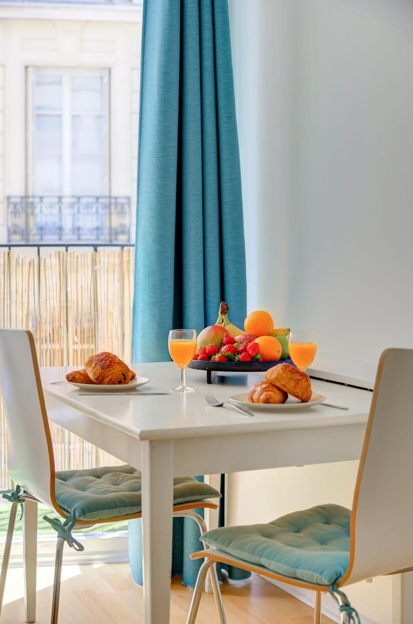 St Germain & Le Bon Marche With Balcony - Cityapartmentstay Paris Eksteriør billede