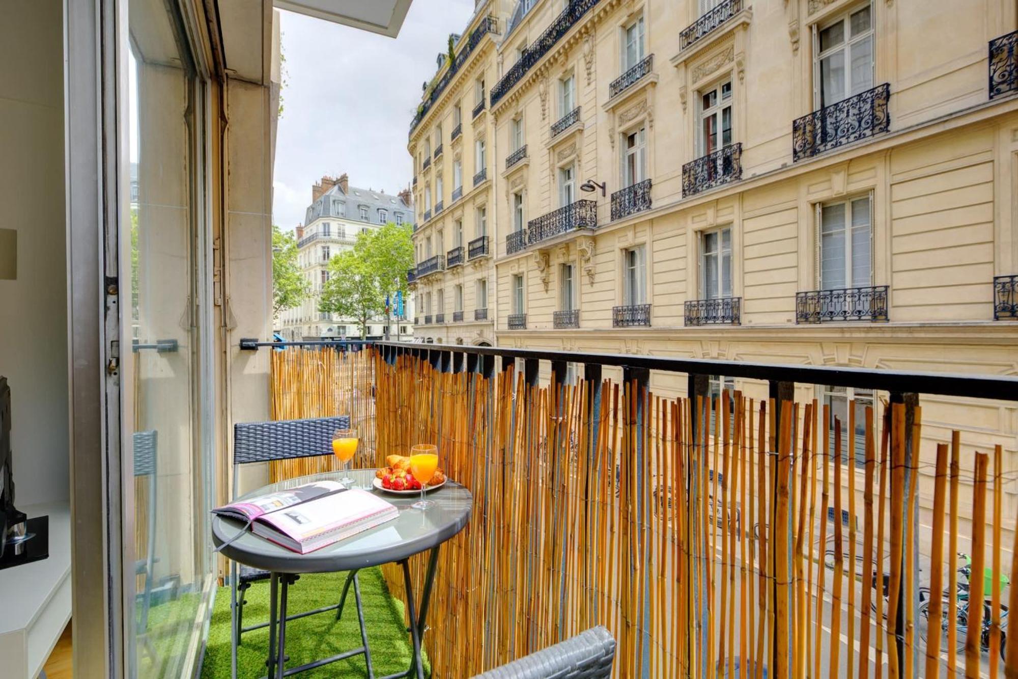 St Germain & Le Bon Marche With Balcony - Cityapartmentstay Paris Eksteriør billede