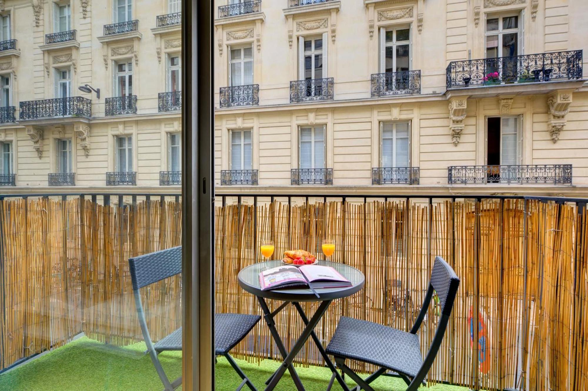 St Germain & Le Bon Marche With Balcony - Cityapartmentstay Paris Eksteriør billede